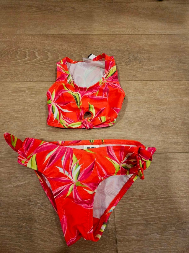 Hurley and Old Navy Swimwear Bundle - photo 2