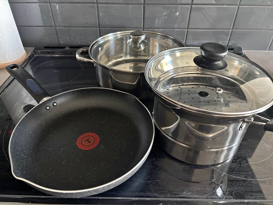 [Moving Sale] Cooking Pan & Pots Set