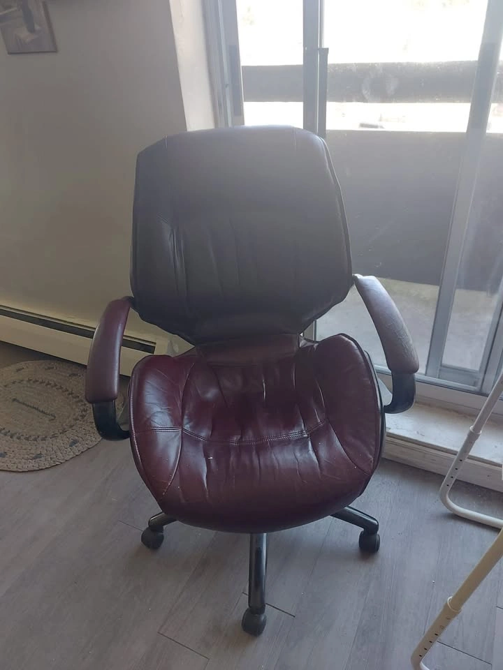 faux leather office chair - photo 2