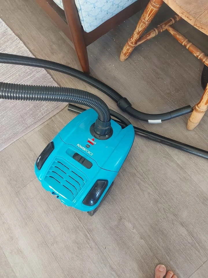Bissell PowerForce Canister Vacuum - photo 2