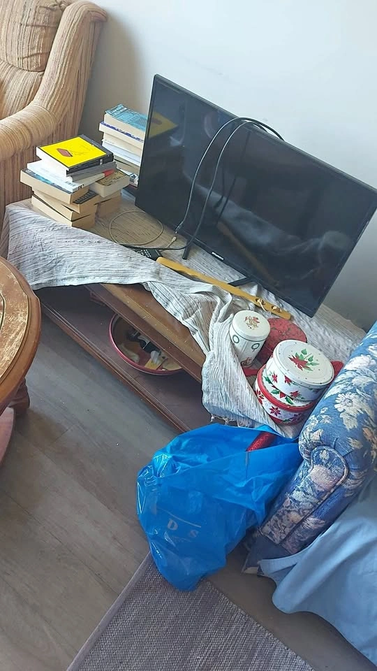 Solid Wood Coffee Table / TV Stand with Lower Shelf