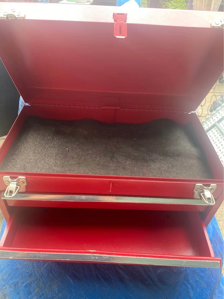 Metal Tool Box 17”w x 9.5”d x 9”h - photo 3