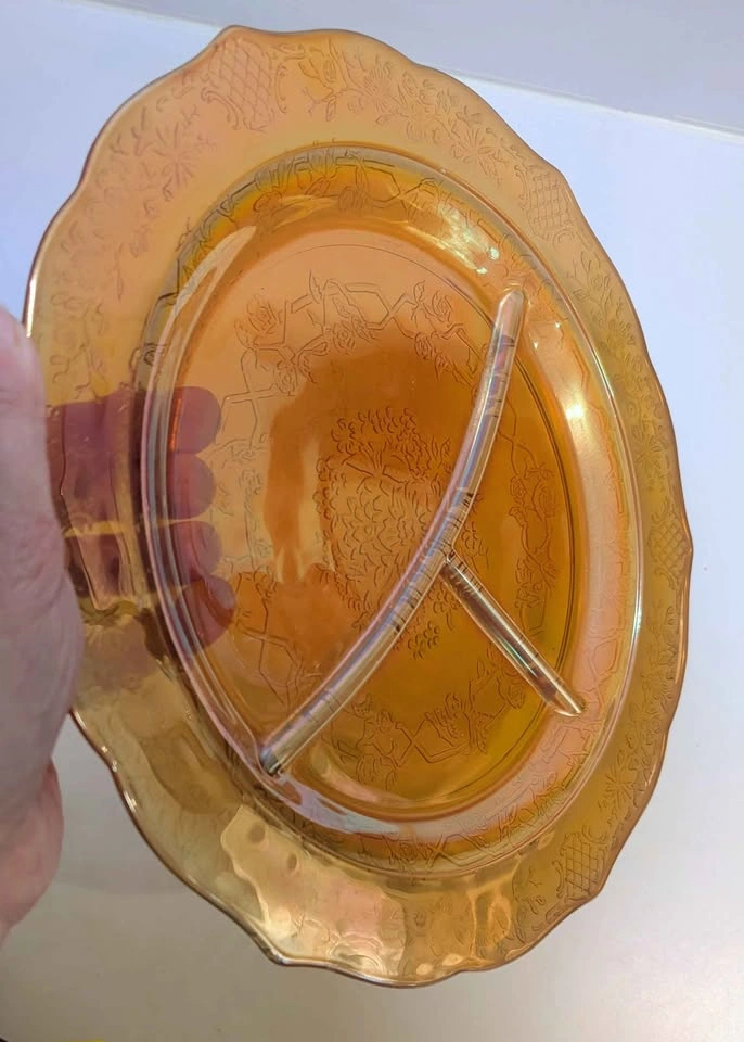 2 Federal Glass Marigold Carnival Divided Plates, Normandie - photo 4