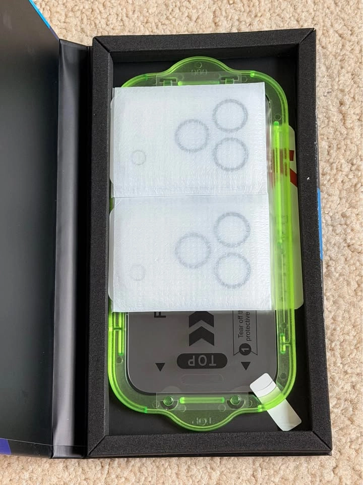 IPhone 17 Pro Screen Protector - photo 3