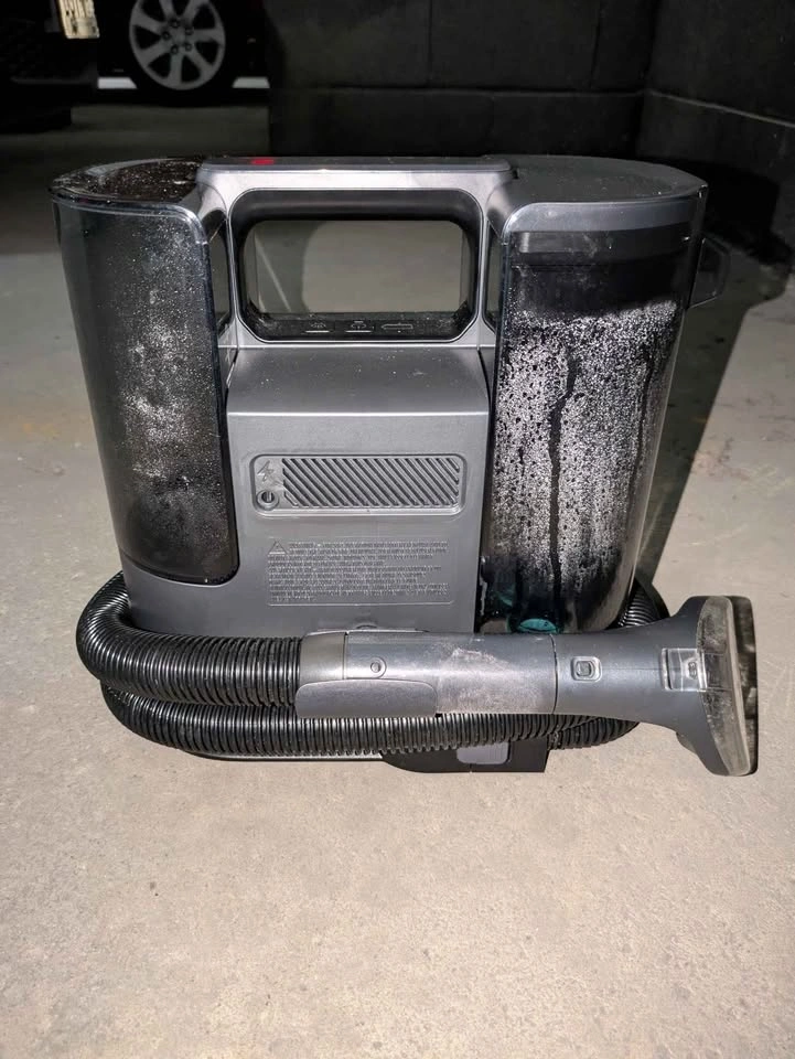 Bissell Cordless Vacuum Cleaner - photo 2
