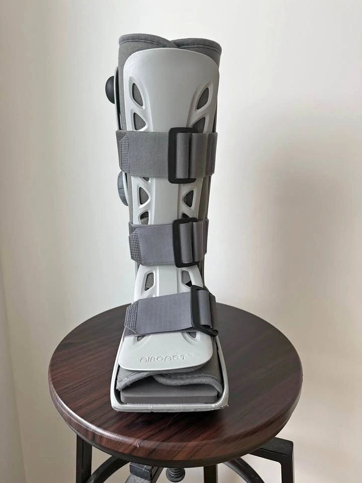 DJO Aircast Walking Boot