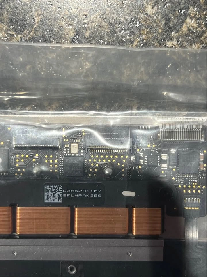 MacBook trackpad - photo 2