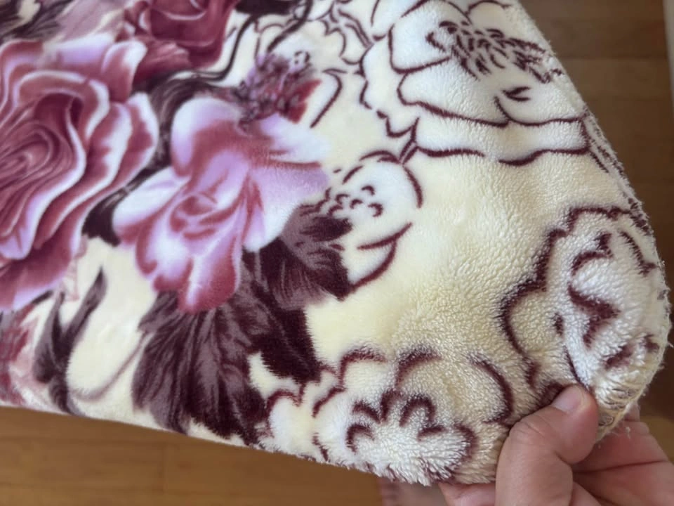 Queen Size Luxury Soft Blanket – Excellent Condition - photo 2
