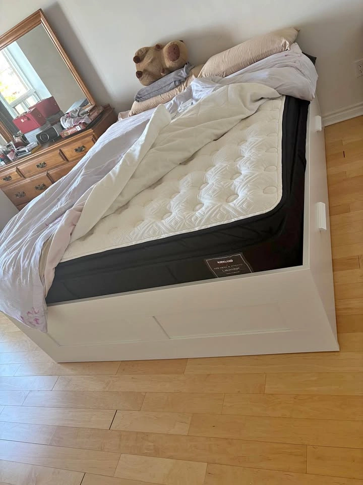 Queen Size Mattress for Sale – Excellent Condition