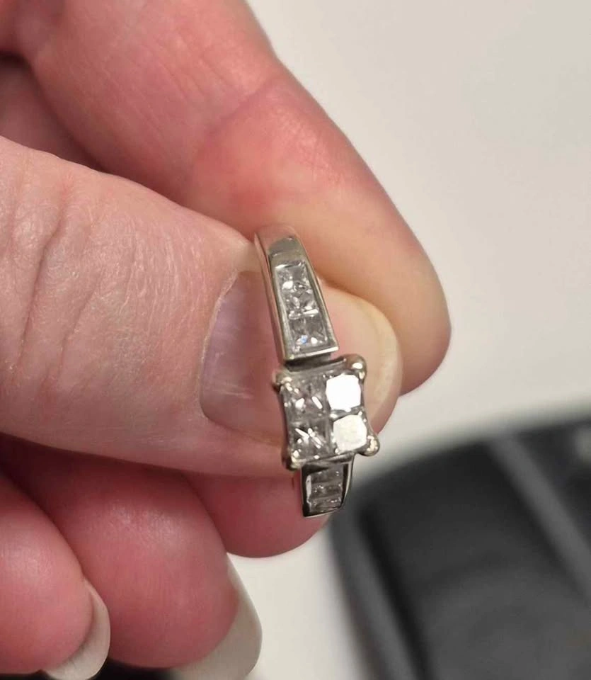 Princess Cut Diamond Cluster Ring in 14k White Gold - photo 3