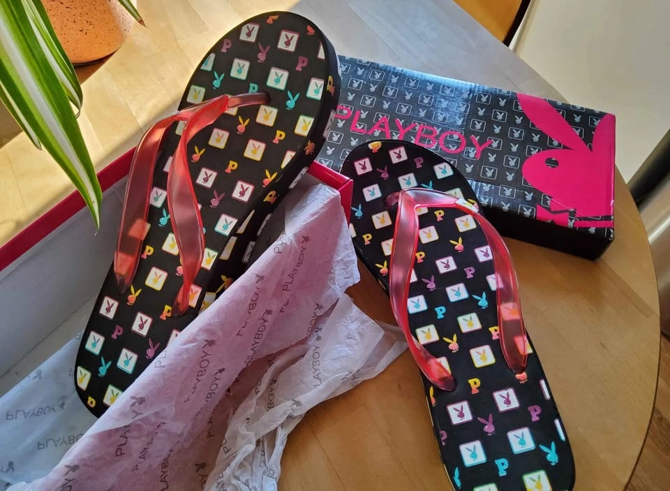 Playboy Flip Flops Sz 11 womens