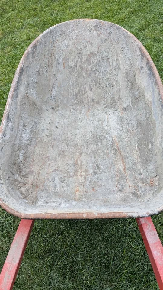 Wheel barrow - photo 2