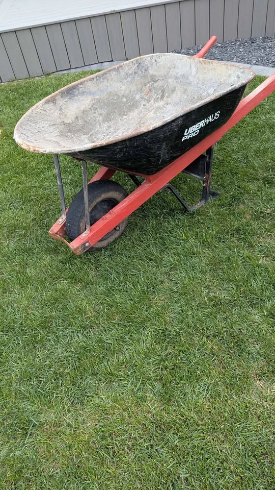 Wheel barrow - photo 3