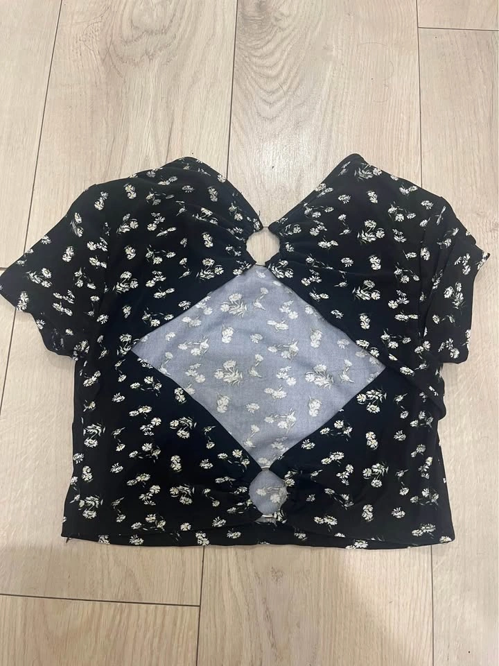 Sweethearty Black Daisy Floral Top - photo 2