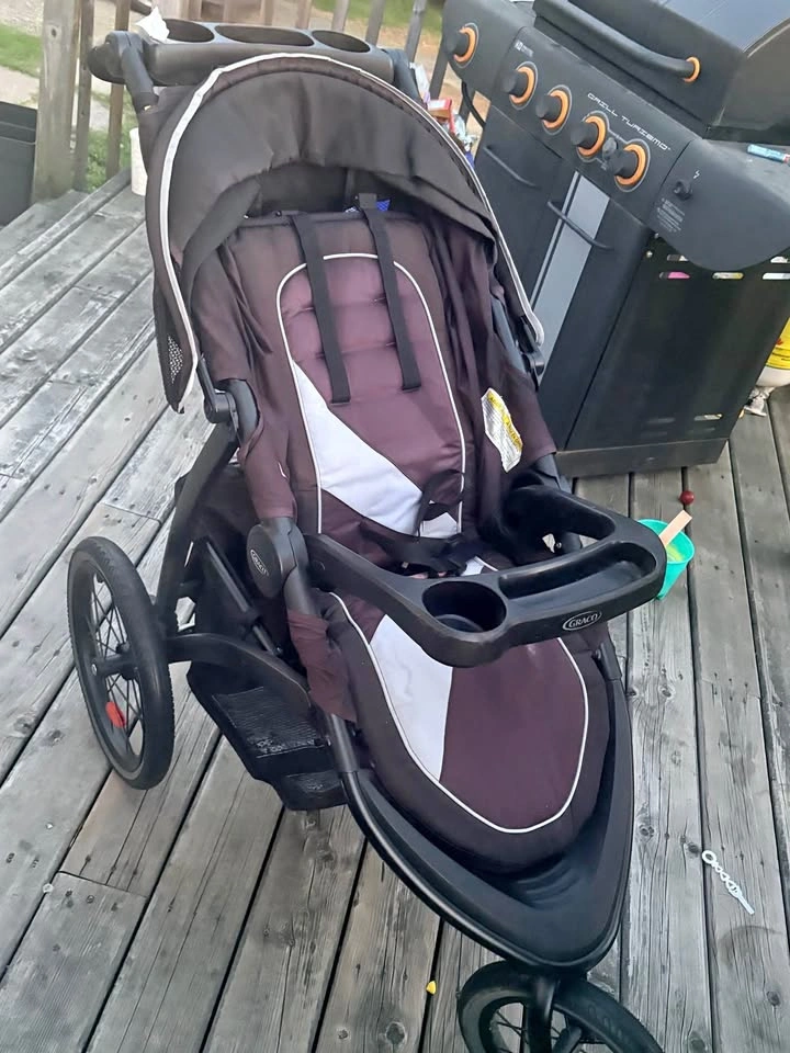 Travel system stroller