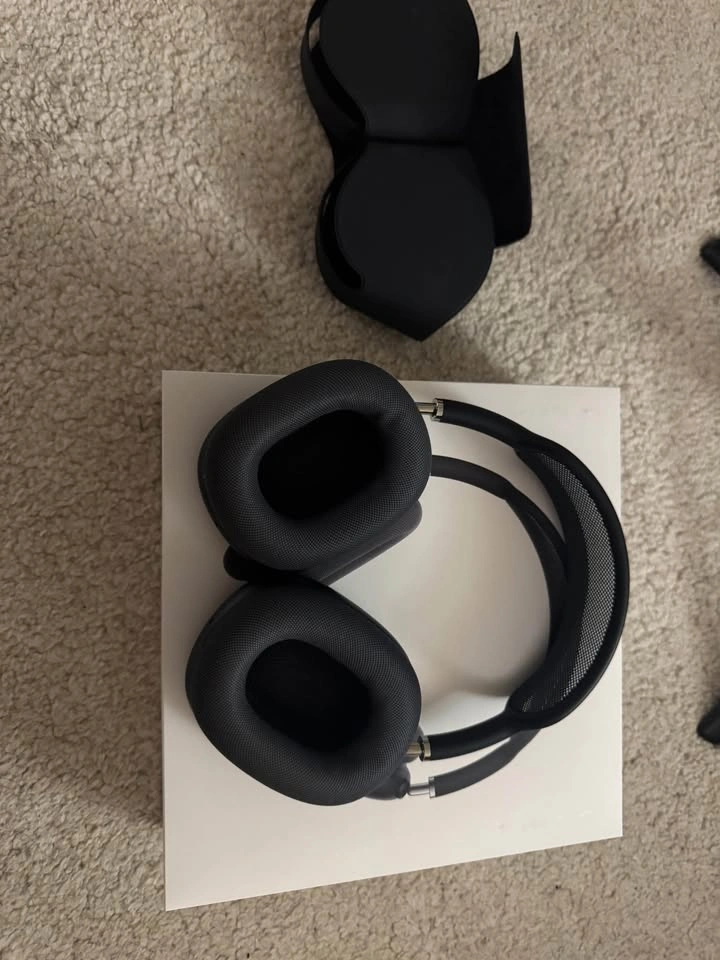 New AirPods Max 2 - photo 2