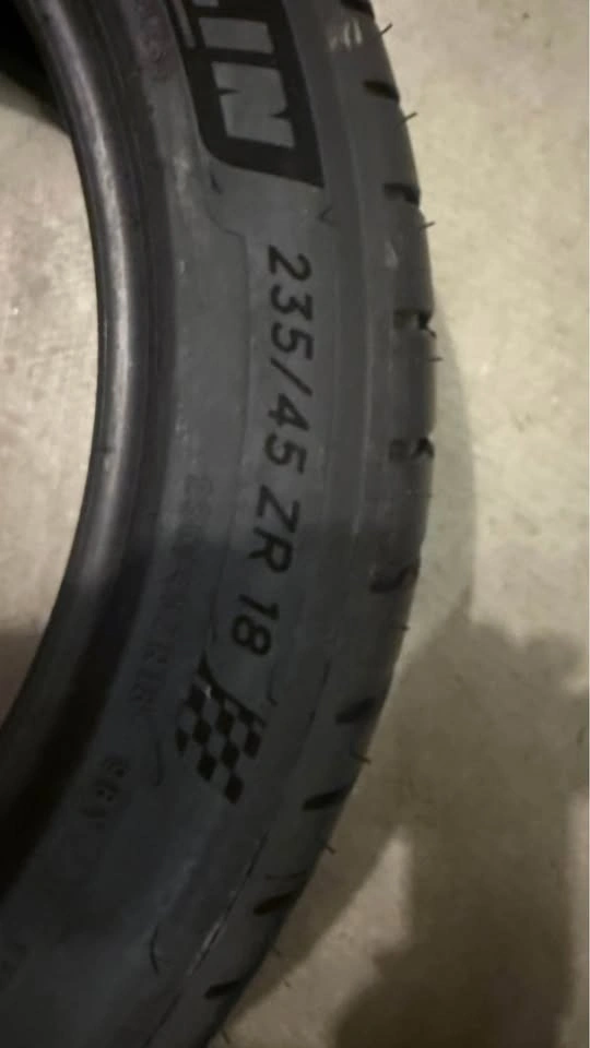 Michelin Pilot Sport 4 235/45 ZR18 - photo 2