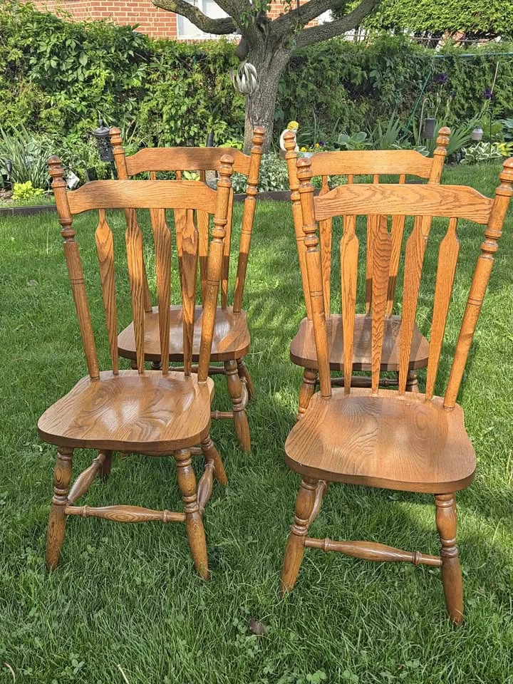 Set of 4 Oak Spindle Back Dining Chairs
