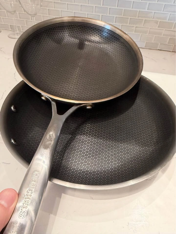 Henckels Hybrid Hexagon Non-Stick Frying Pan Set – 10” & 12” - photo 2