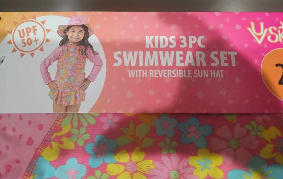 New 3pc swimming set Sz 4T - photo 4