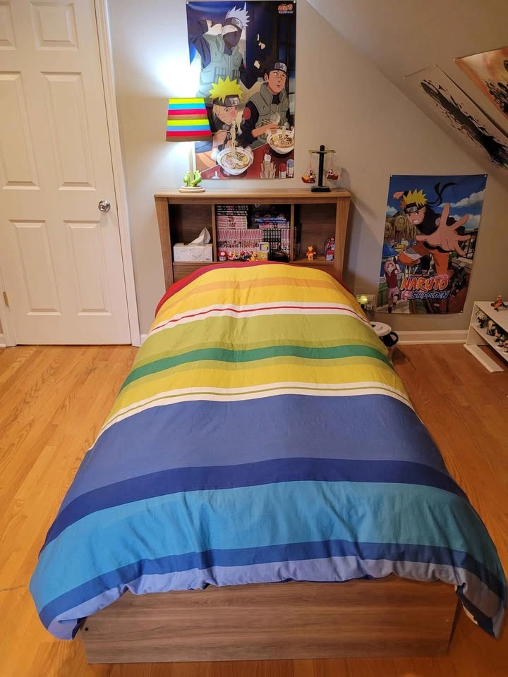 Single bed with 3 storage drawers, headboard, mattress, and bedd - photo 2