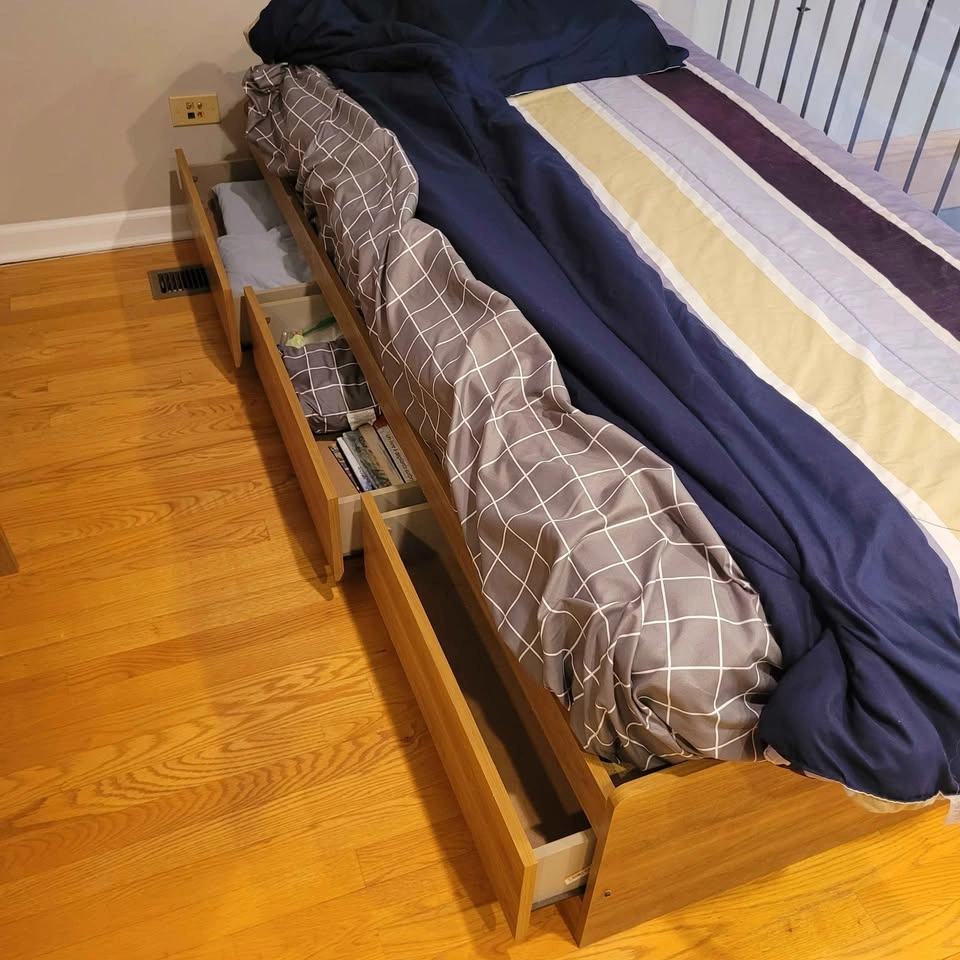 Single bed with 3 storage drawers, headboard, mattress, and bedd - photo 3