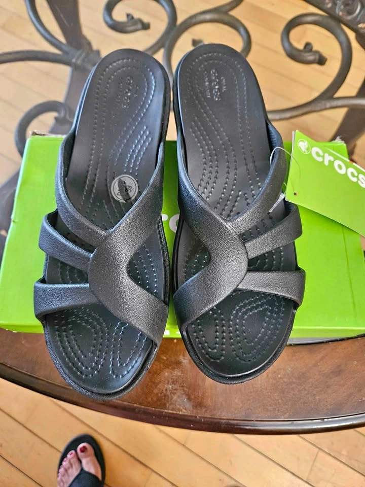 Brand new crocs sandals Sz 7