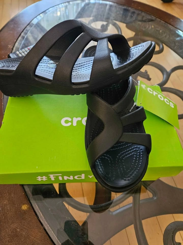 Brand new crocs sandals Sz 7 - photo 2