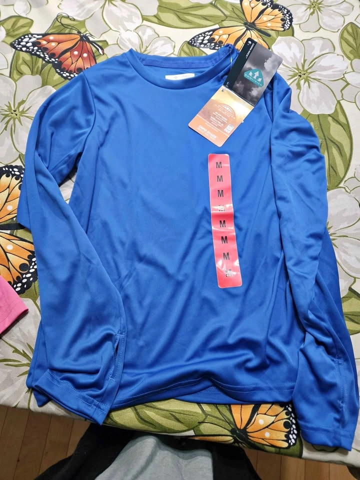Brand new Suntee Size M boys