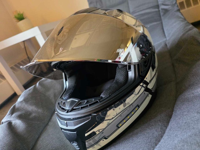 Motorcycle helmet - photo 2