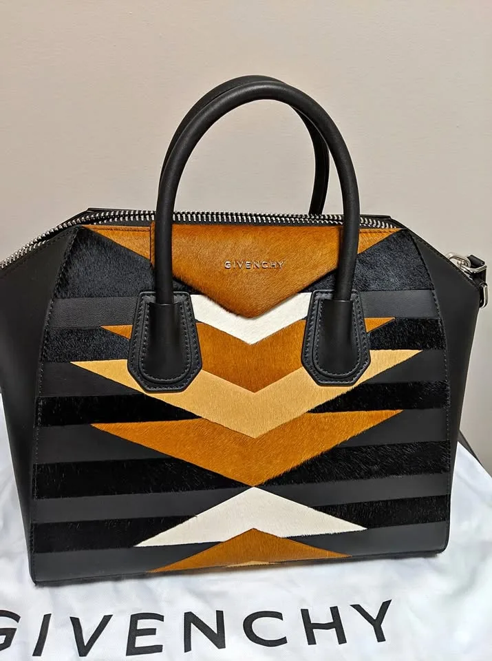 Givenchy Antigona Medium - Condition 10/10 thumbnail