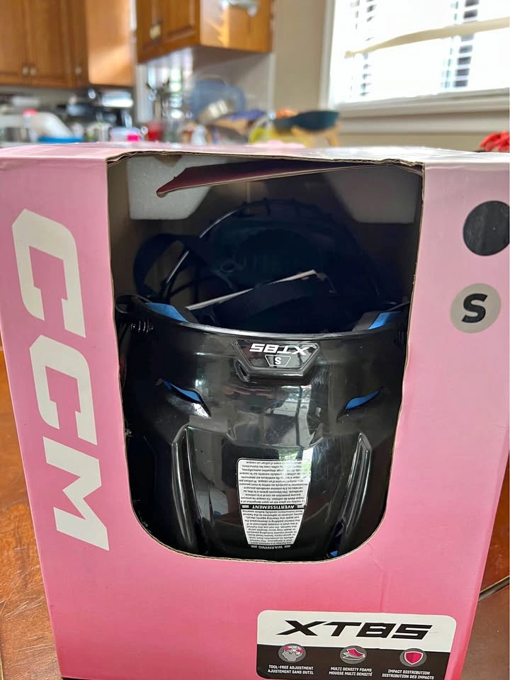 CCM XT85 Hockey Helmet