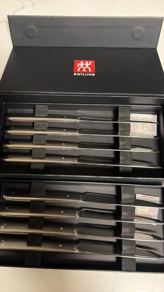 Zwilling 8-piece steak knife set - photo 2