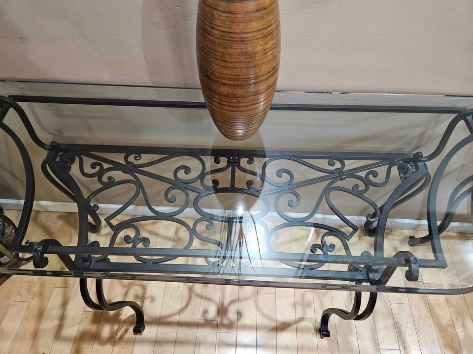 Console table - photo 2