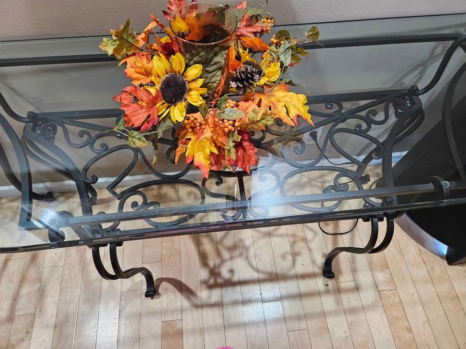 Console table - photo 3