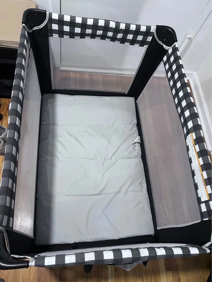 Graco Pack 'n Play® On The Go with raised bassinet - photo 3