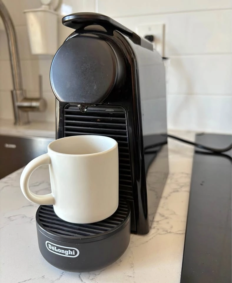 DeLonghi essenza mini Nespresso Espresso Machine