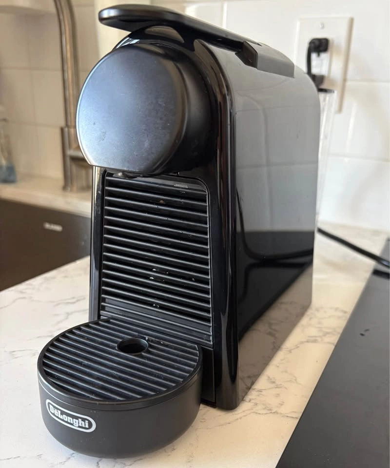 DeLonghi essenza mini Nespresso Espresso Machine - photo 2