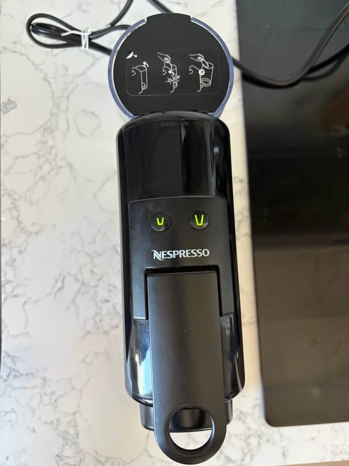 DeLonghi essenza mini Nespresso Espresso Machine - photo 5