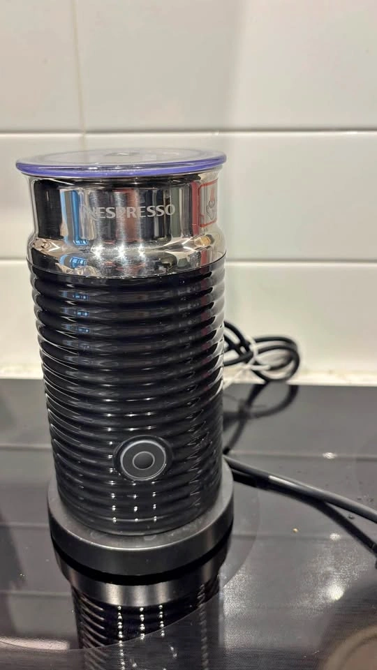 Nespresso Aeroccino 3 black milk frother