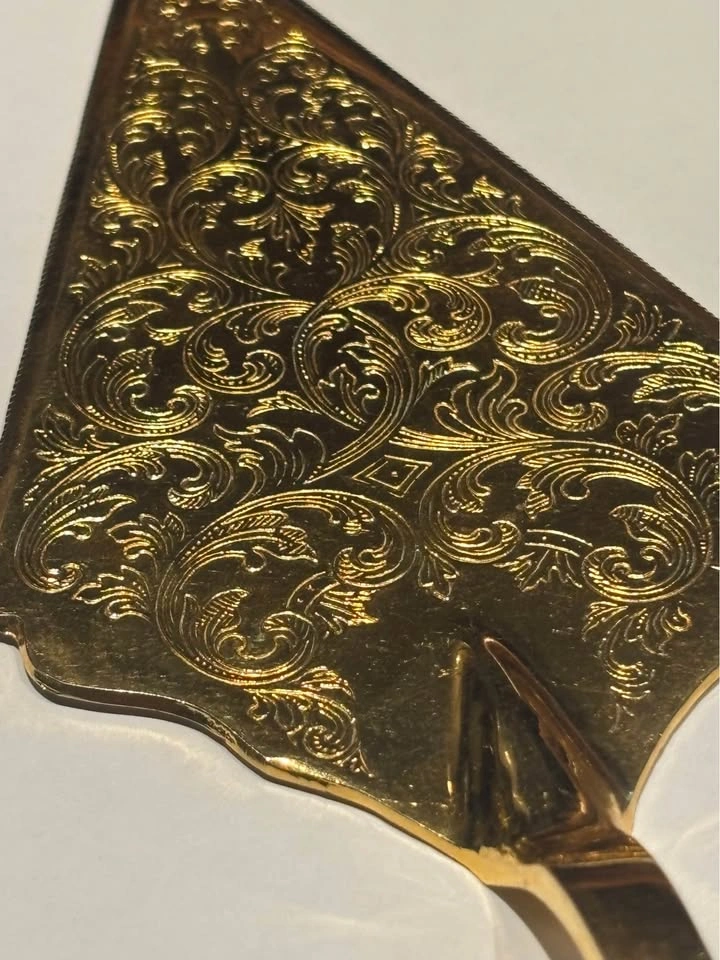 Ornate Gold Tone Cake Pie Server - Floral Engraved Made in Italy - photo 2