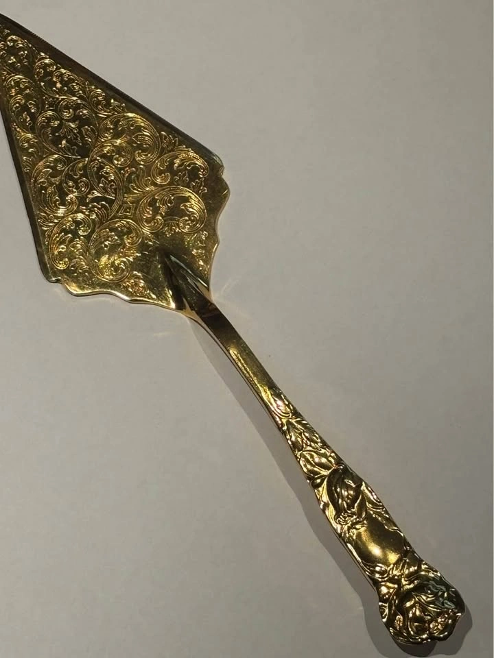 Ornate Gold Tone Cake Pie Server - Floral Engraved Made in Italy - photo 3