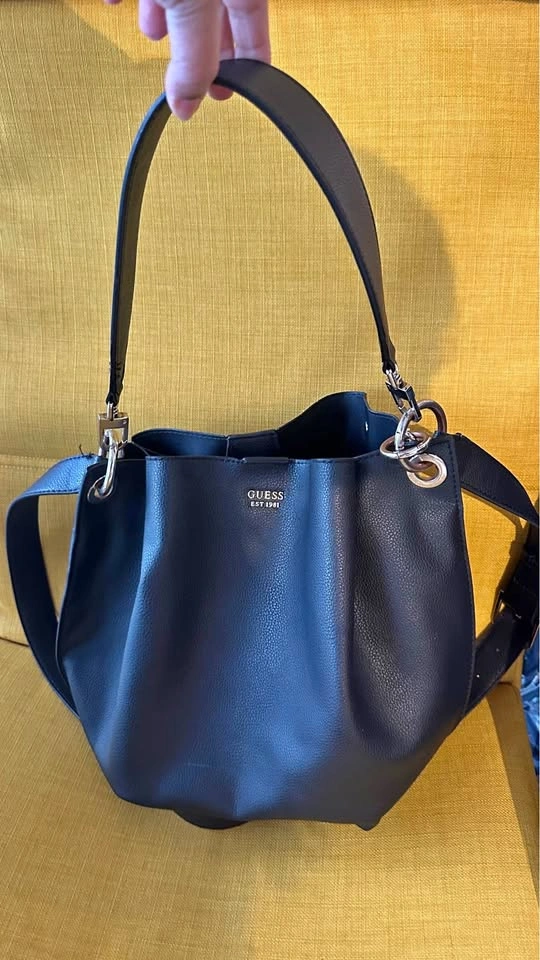 GUESS Black Shoulder Bag / Crossbody Purse