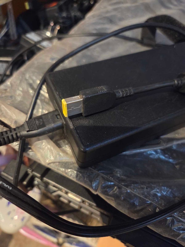 Lenovo 170W AC Adapter - photo 3