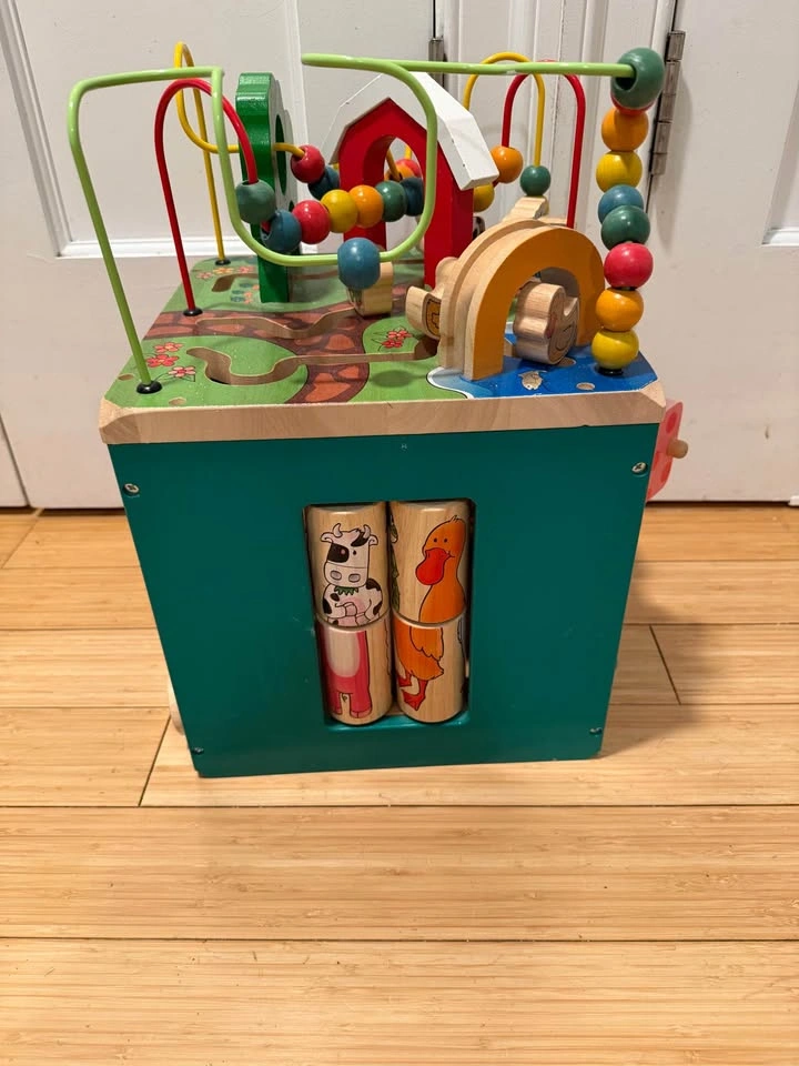 Battat – Activity Cube with Farm Theme - photo 3