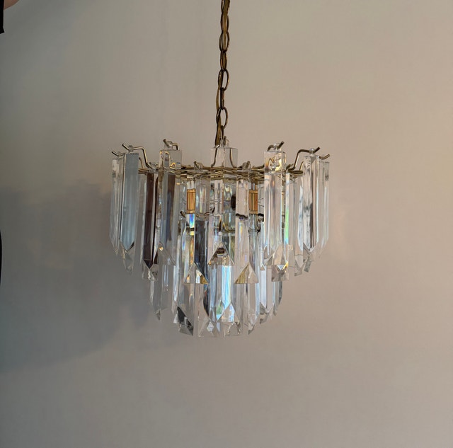 4 light Chandelier $25.00 - photo 2