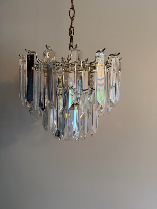 4 light Chandelier $25.00 - photo 3