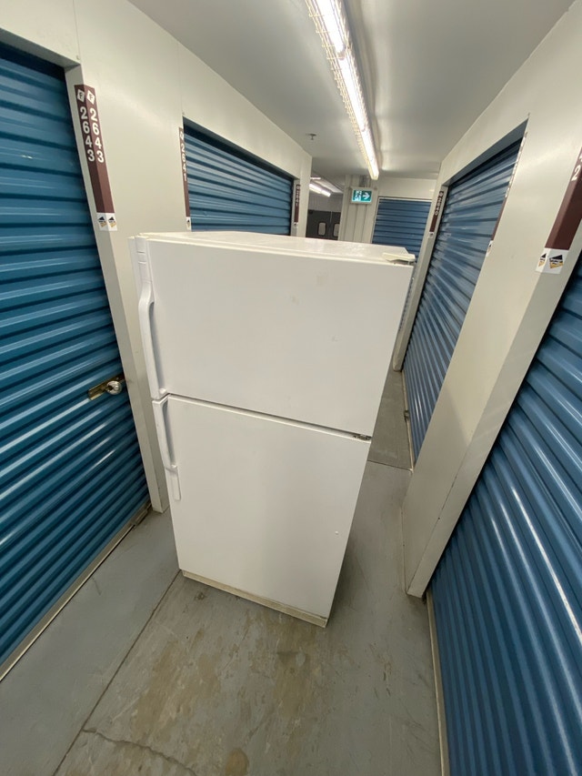 KENMORE WHITE TOP FREEZER REFRIGERATOR - photo 2