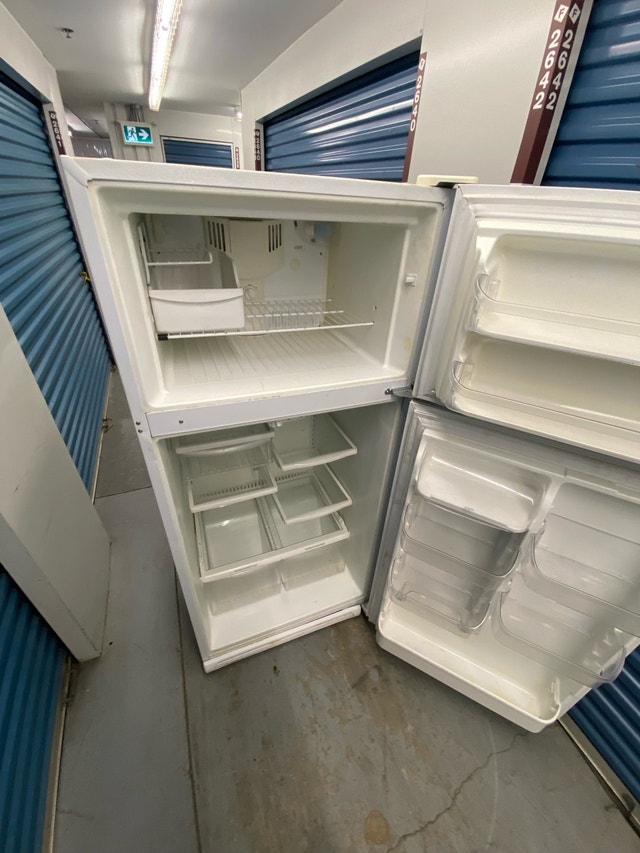 KENMORE WHITE TOP FREEZER REFRIGERATOR - photo 5