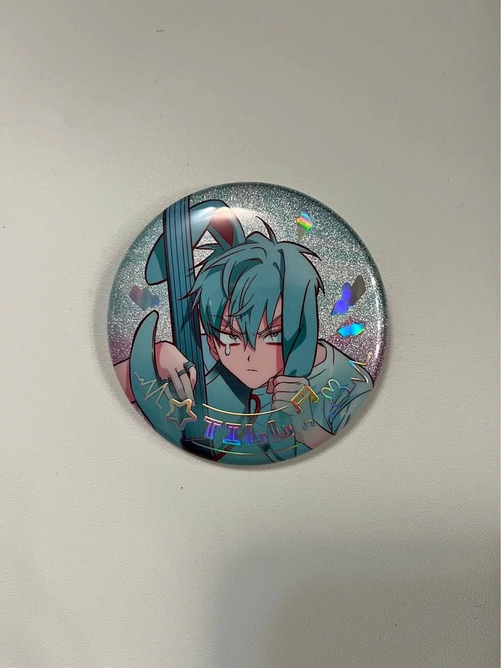 Alien stage official till pins
